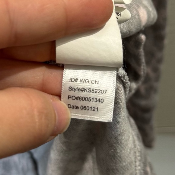 Kate Spade Women's Cheetah Print Cozy Long Sleeve PJ Top Size Large - Picture 7 of 8